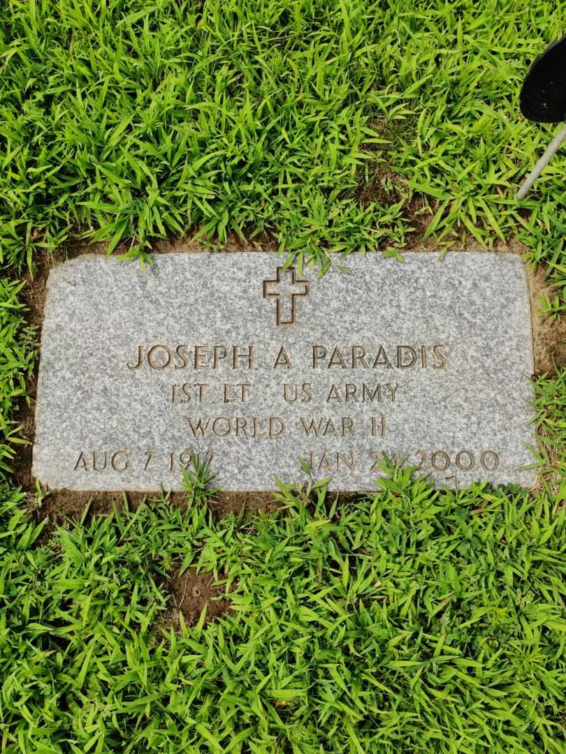 Joseph A. Paradis's grave. Photo 1